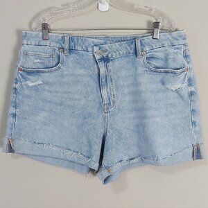 American Eagle Women Distressed Frayed Cuffed Hem Light Wash Denim Short Size 18